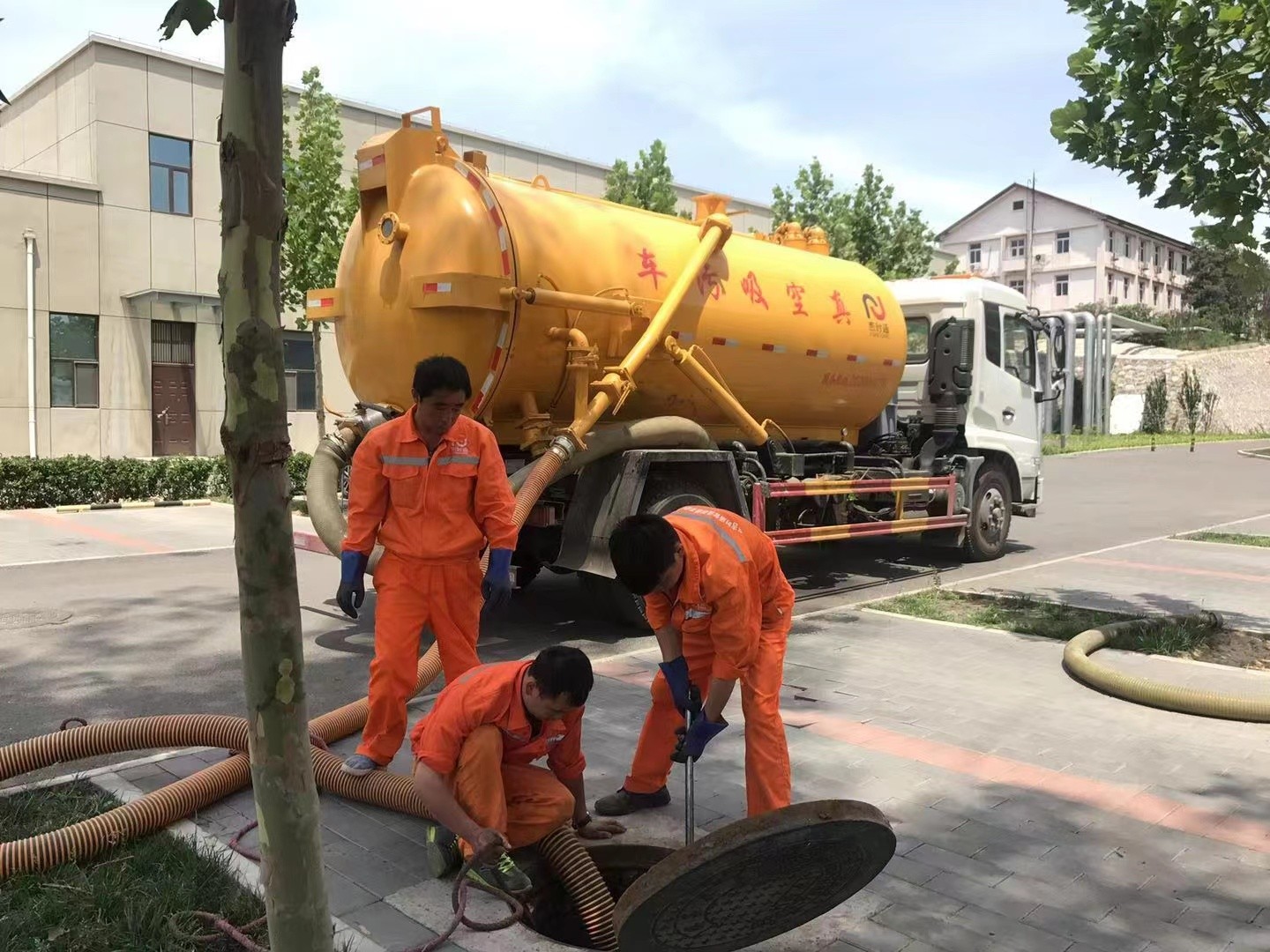 巴州化粪池清理与5-8吨吸粪车施工效率分析